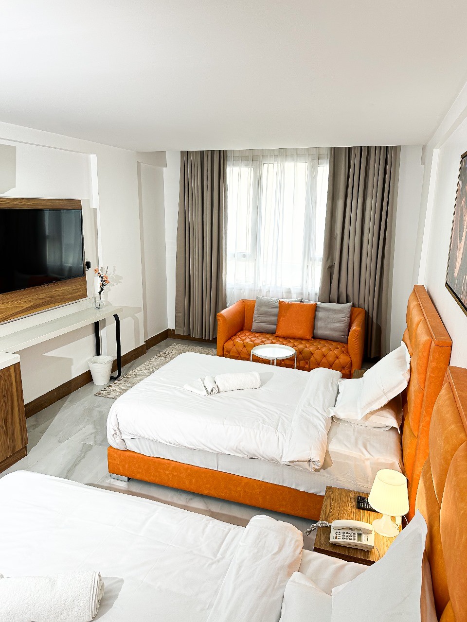 https://www.hotelsandview.com/assets/backend/image/room_type_image/1693813038_2.jpg
