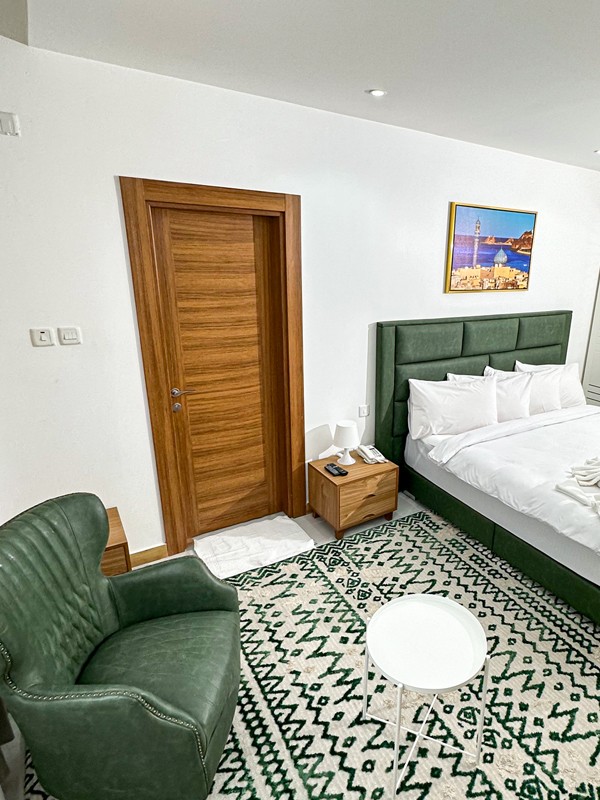 https://www.hotelsandview.com/assets/backend/image/room_type_image/1693824766_1.jpg