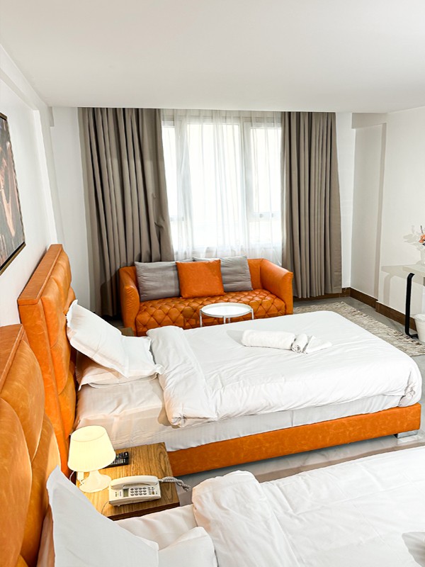 https://www.hotelsandview.com/assets/backend/image/room_type_image/1693825875_2.jpg